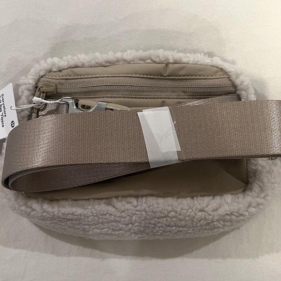 BRAND NEW LULU LEMON FLEECE EBB - Ivory/Trench - Picture 7 of 9